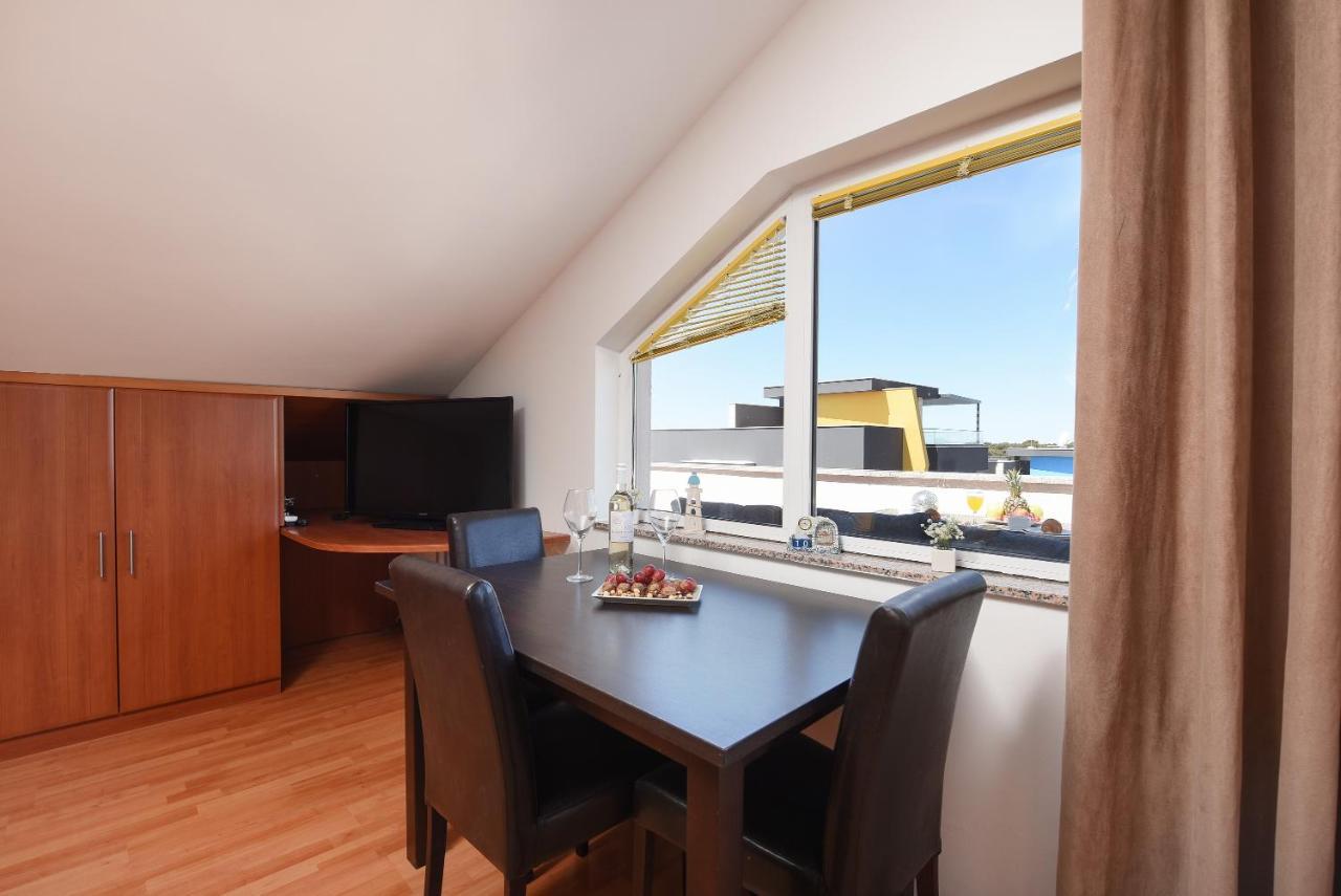 Sunset Beach Suites Kozino Exterior photo